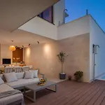 Sara *