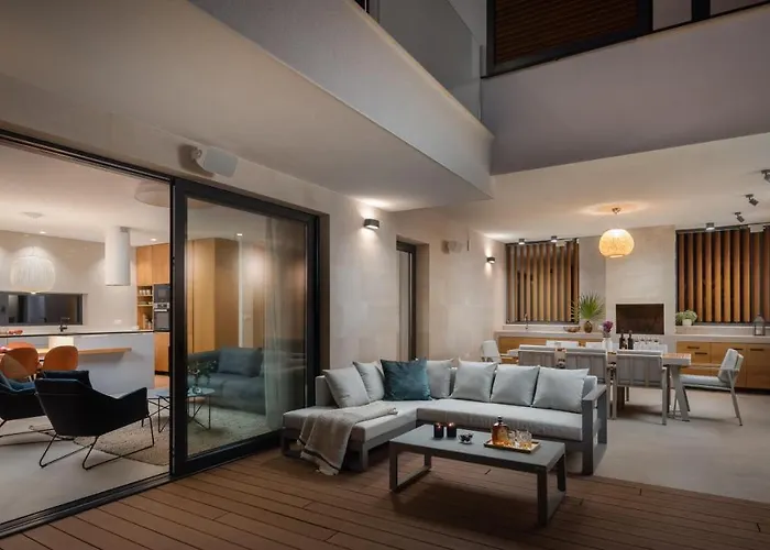 וילה Sara יזרה