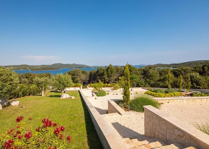 וילה Sara יזרה